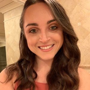 Meet your Posher, Liz